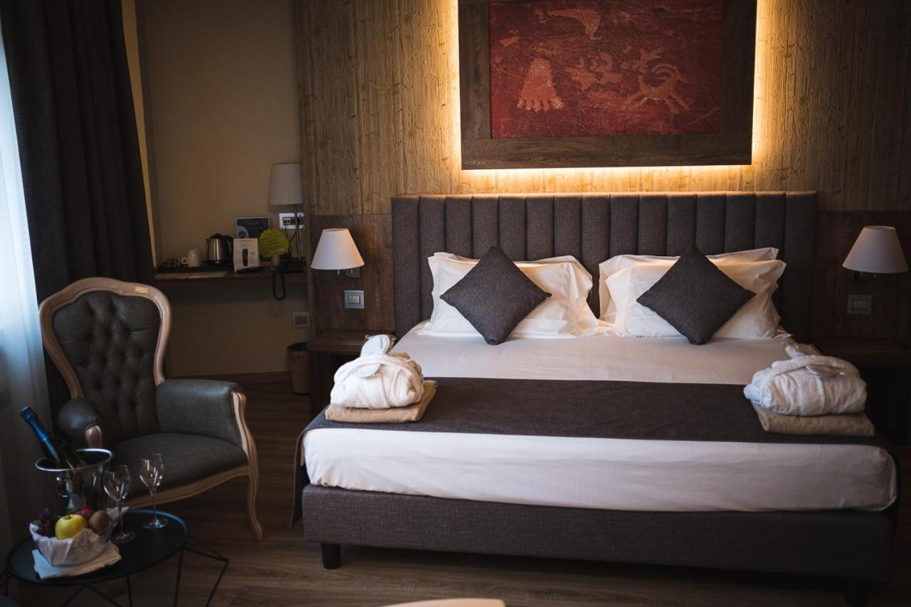 Lake Hotel La Pieve 皮索涅 外观 照片