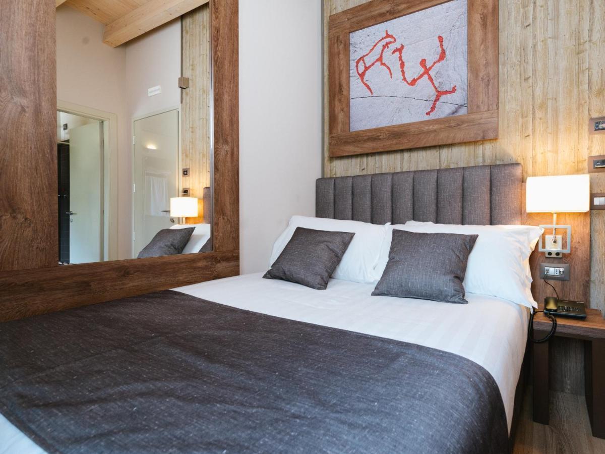 Lake Hotel La Pieve 皮索涅 外观 照片