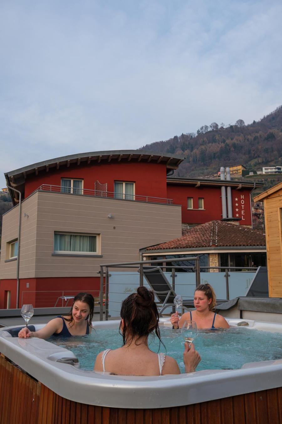 Lake Hotel La Pieve 皮索涅 外观 照片
